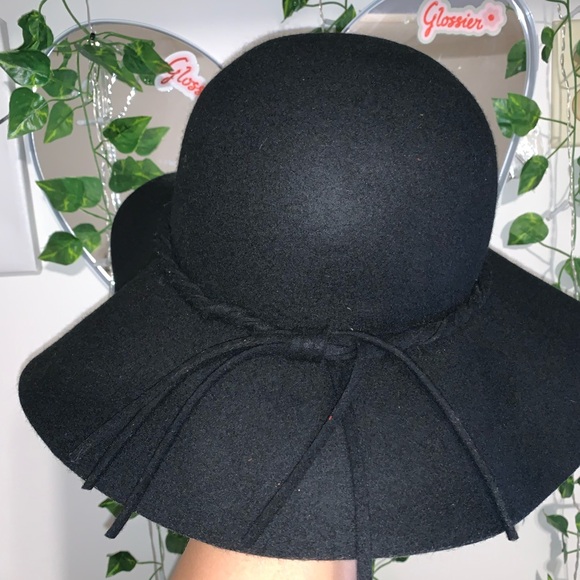 100% Wool hat for women| Brand new w/out Tags - Picture 3 of 3